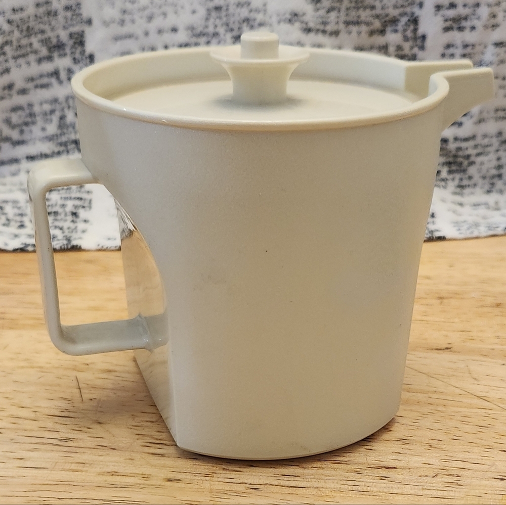 Vintage Tupperware Creamer with Push Lid